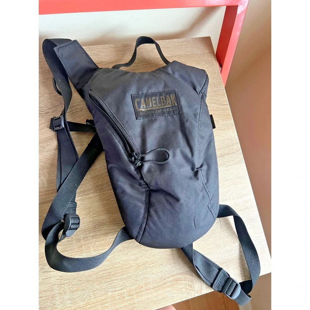 Camelbak‎ Hydration Backpack Only Classic Black Gorpcore Travel Hiking Camping